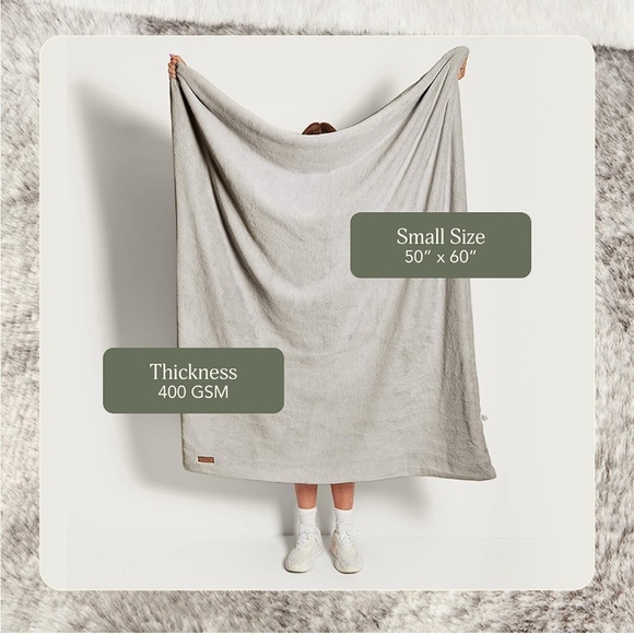 Barely used Unhide lil marsh small blanket 50x60 in - Picture 1 of 3